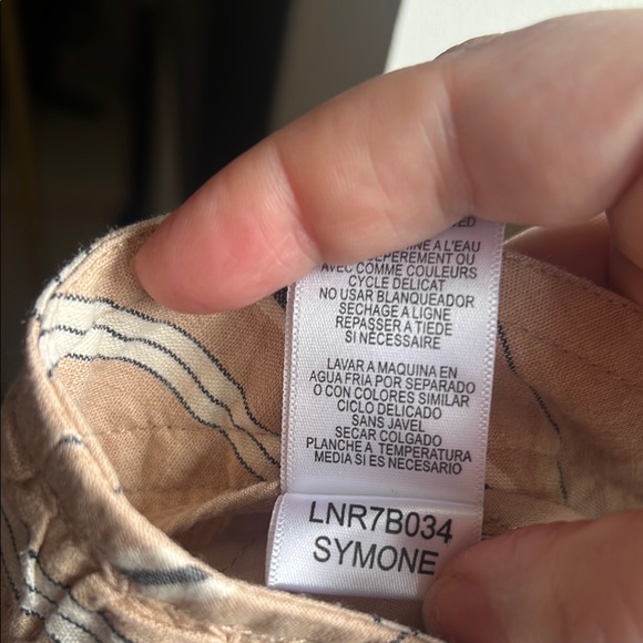 *LIKE NEW* BCBGMaxAzria High Waist Tan and White Shorts - Picture 5 of 6